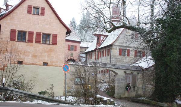 Verwaltershaus mit Opferputz