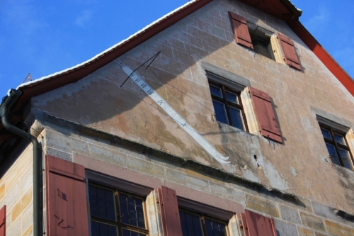 Sonnenuhr-Schatten (ost)