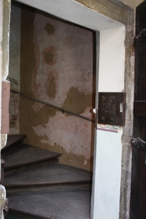 stair case at the entrance of the palas