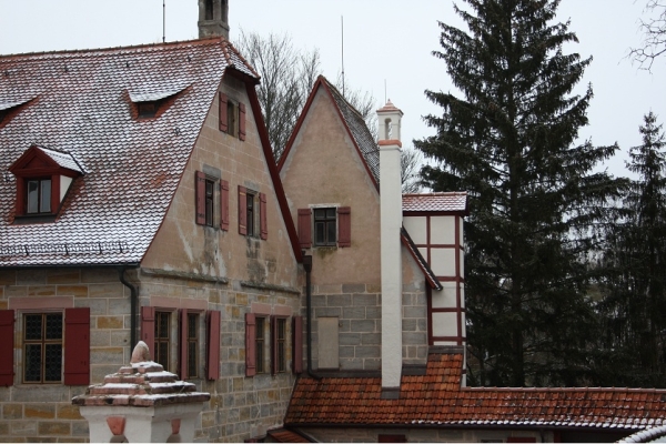 Palas east